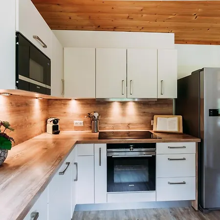 Barney M ラウリス