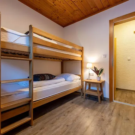 Barney M * ラウリス