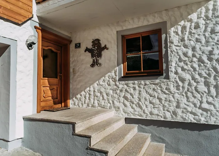 Barney M Tatil Evi